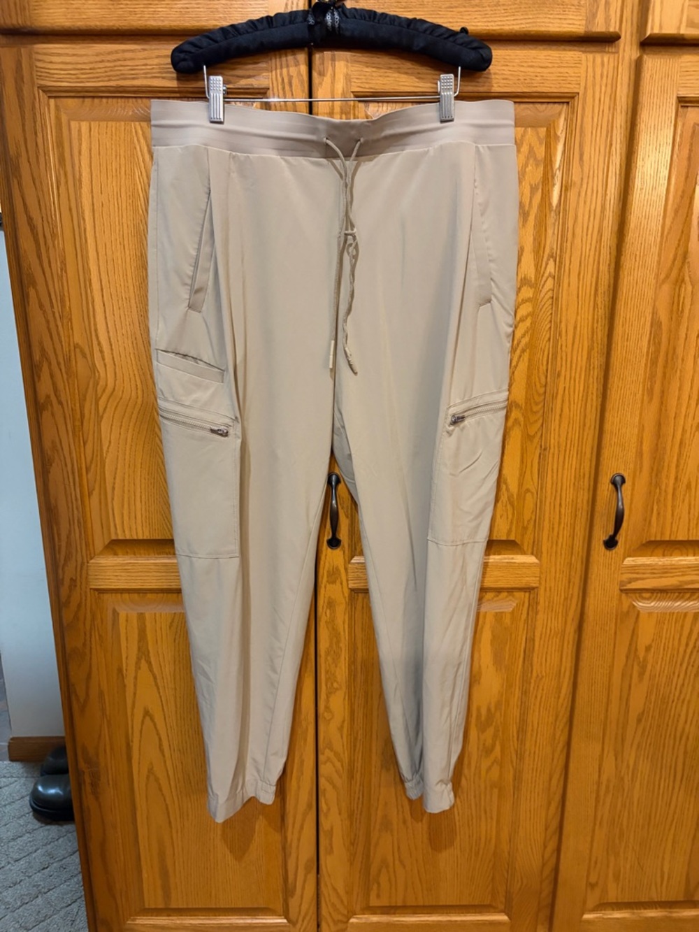 Women’s Athleta Go Far Travel Pants